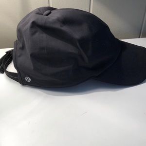 Black lululemon hat
